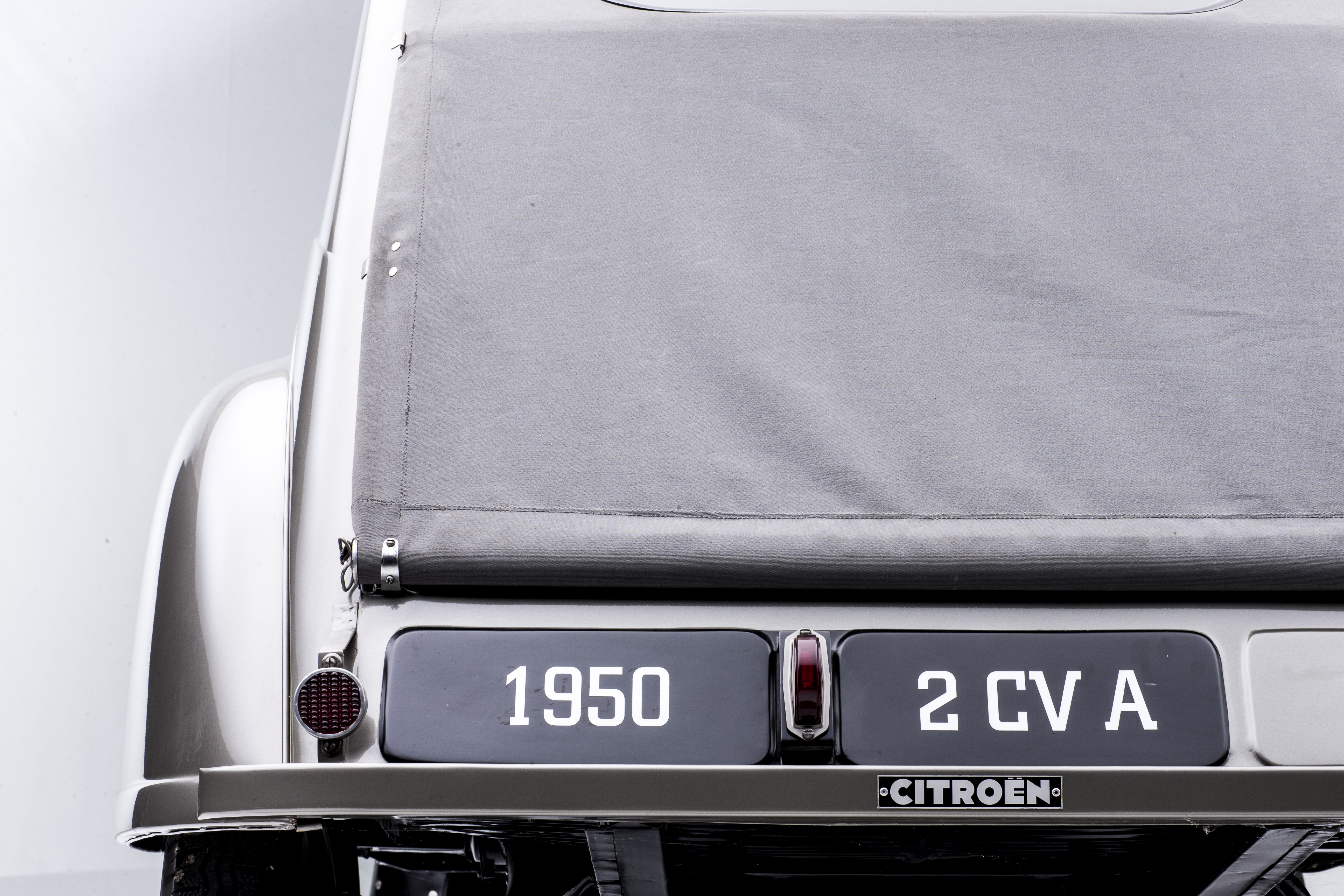 Citroën 2CV - Photos, détails et équipements - Citroën Origins